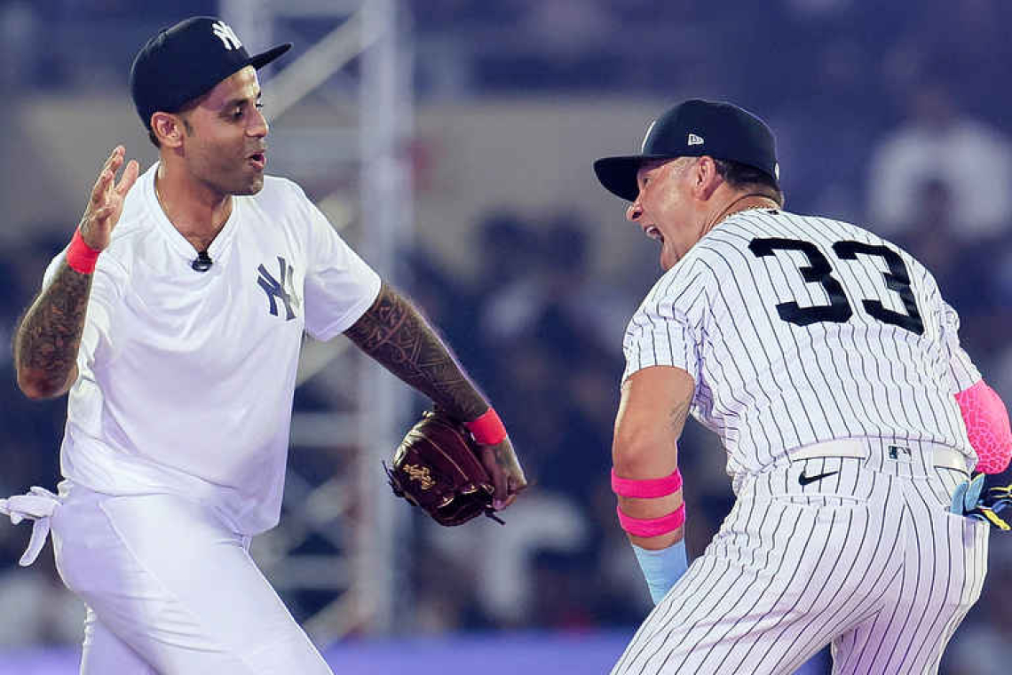 Former MLB stars help kids swing  for fences in cricket-mad Mumbai